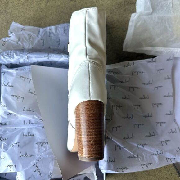 New Lulus Taryne White Pointed Toe Ankle Western Booties - Picture 5 of 8